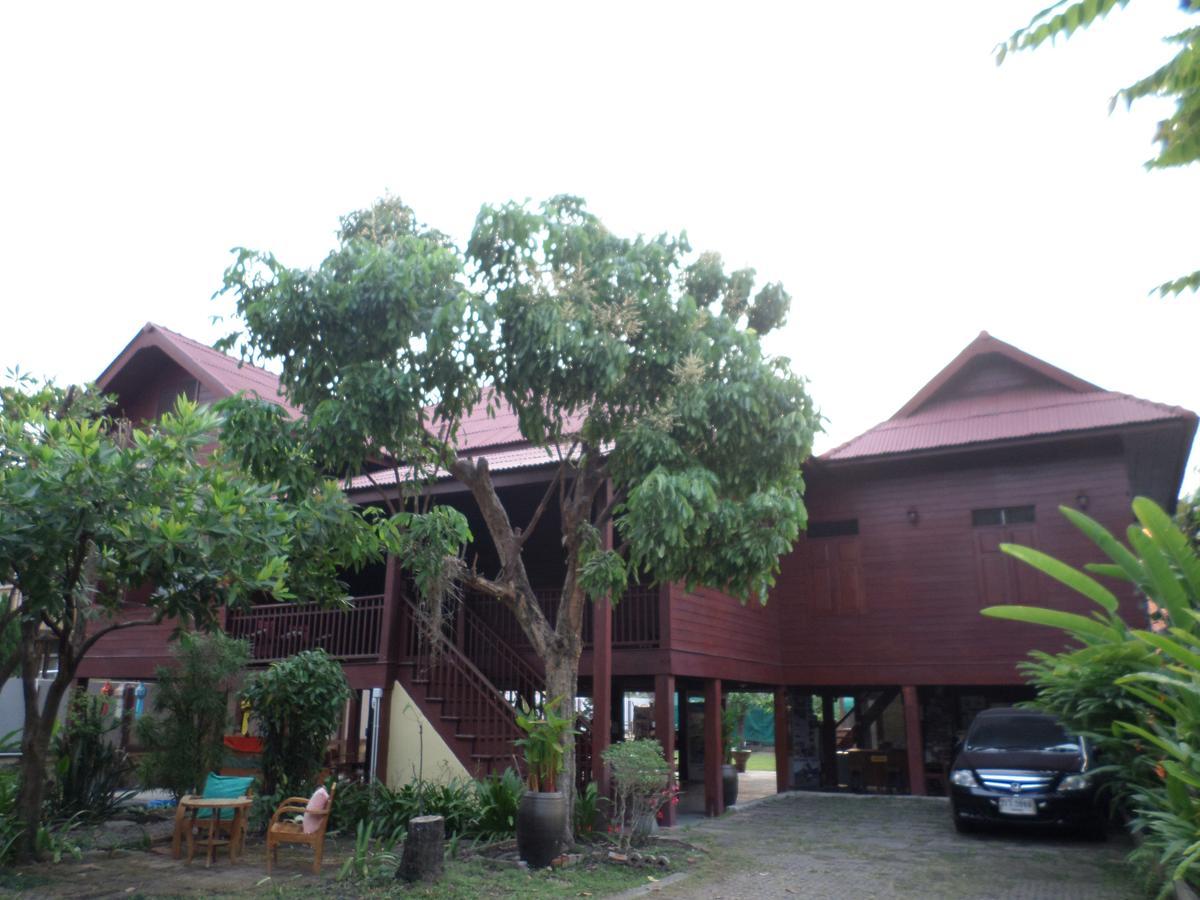 Baanwealaa Guesthouse (Adults Only) Chiang Mai Exteriör bild