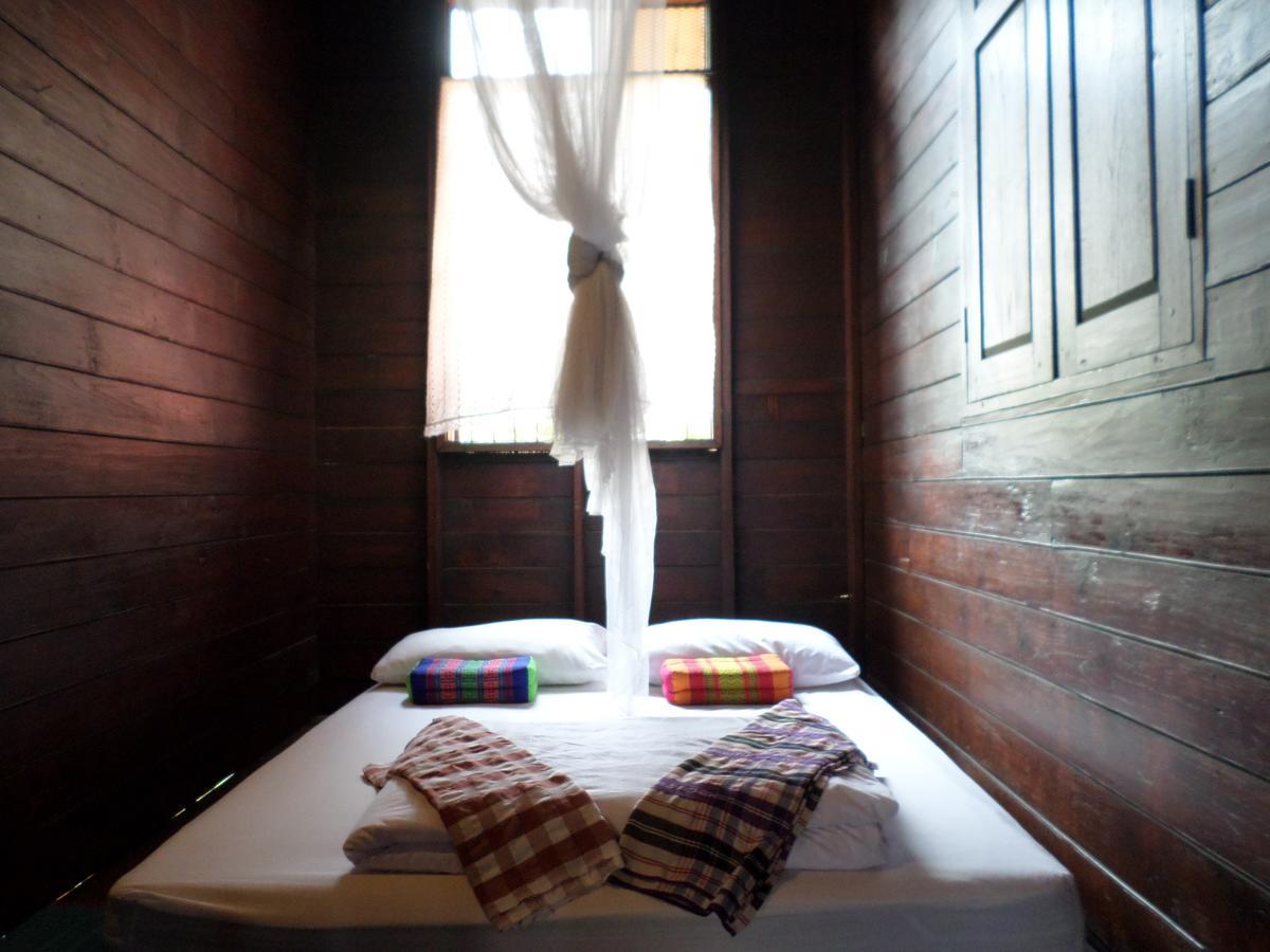 Baanwealaa Guesthouse (Adults Only) Chiang Mai Exteriör bild